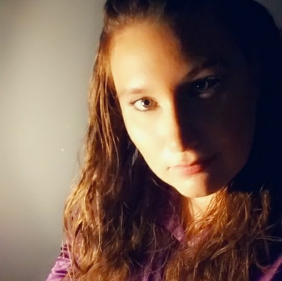 Meet your Posher, Brenda - Picture 5 of 16